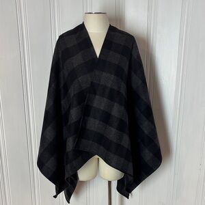 🖤  M0851 Wool Blend Poncho Black & Gray Check